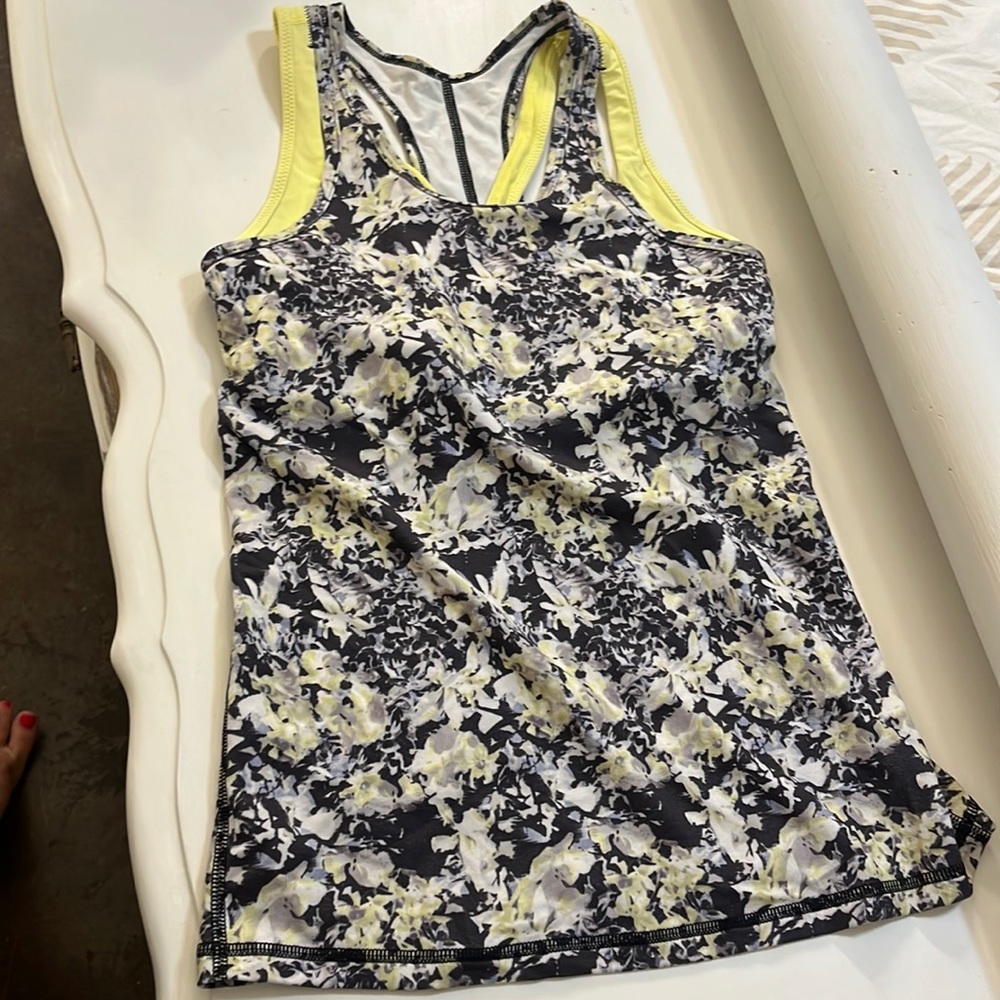 Lululemon tight tank with built-in bra
